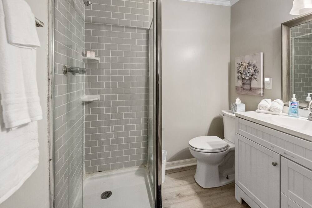 Photo of Bathroom in Saint Elmo