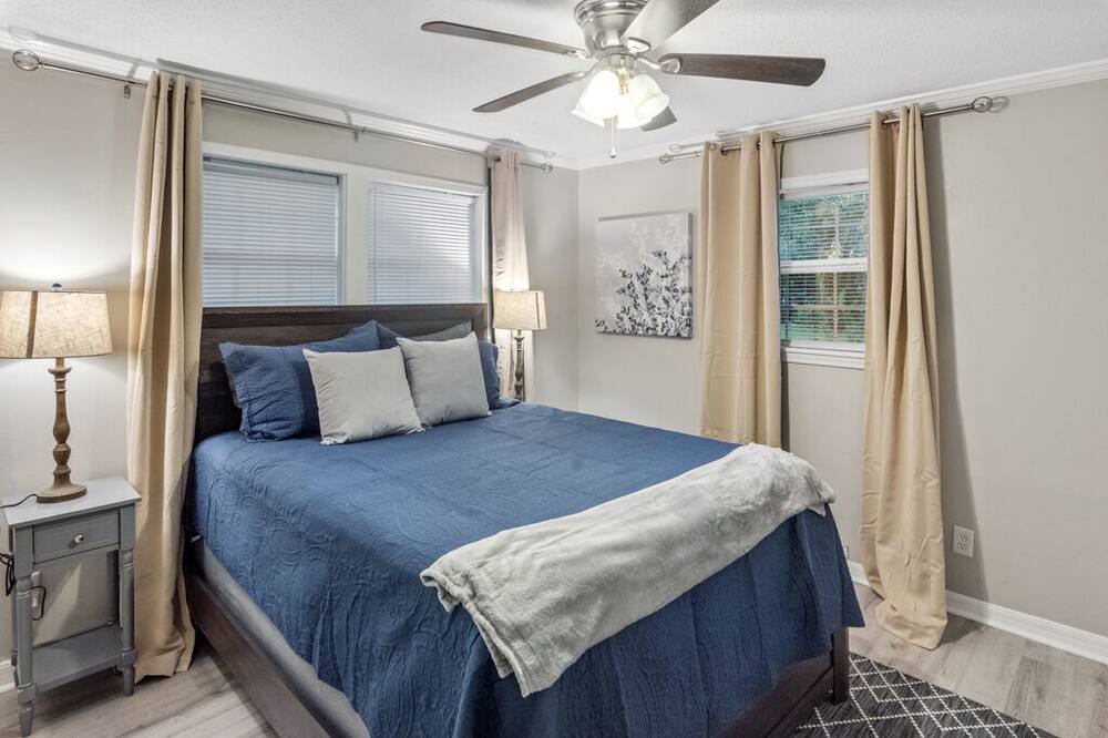 Photo of Bedroom in Saint Elmo