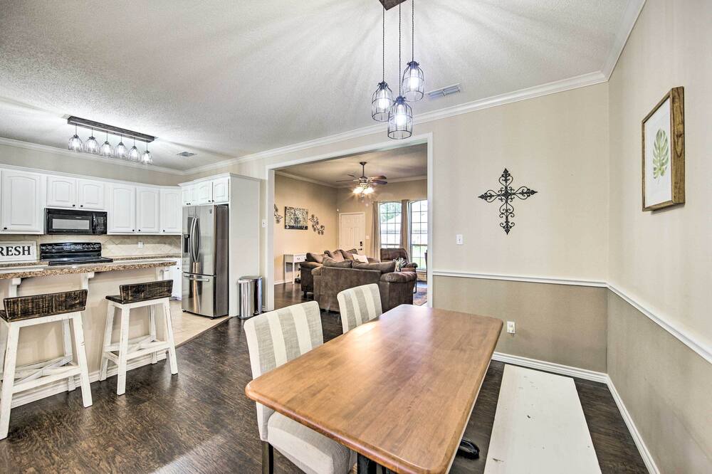 Photo of Kitchen in Whitehouse