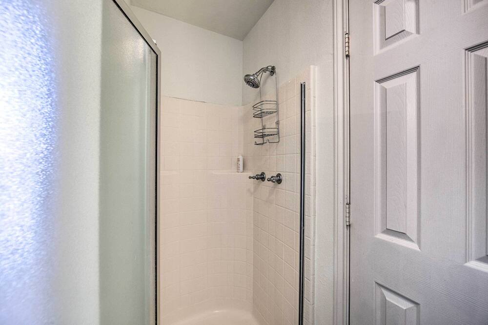 Photo of Bathroom in Whitehouse
