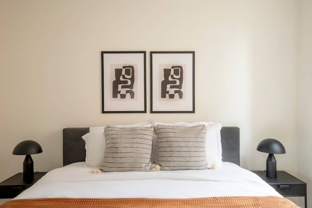 Photo of Bedroom in Jefferson Manor