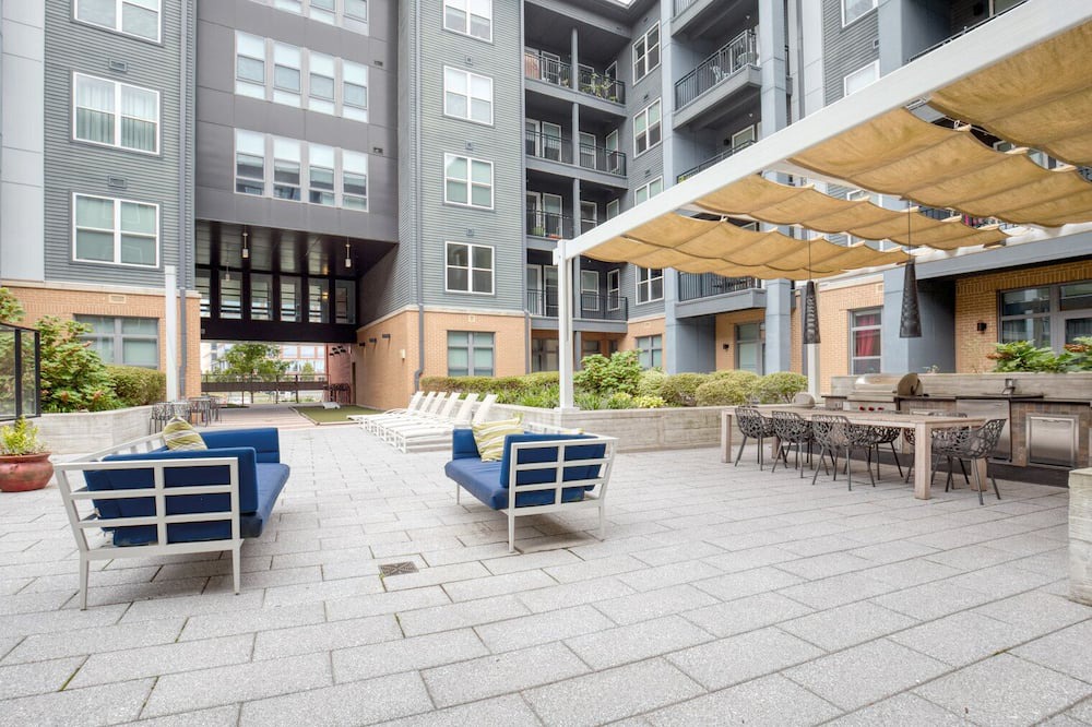 Photo of Outdoor in Jefferson Manor