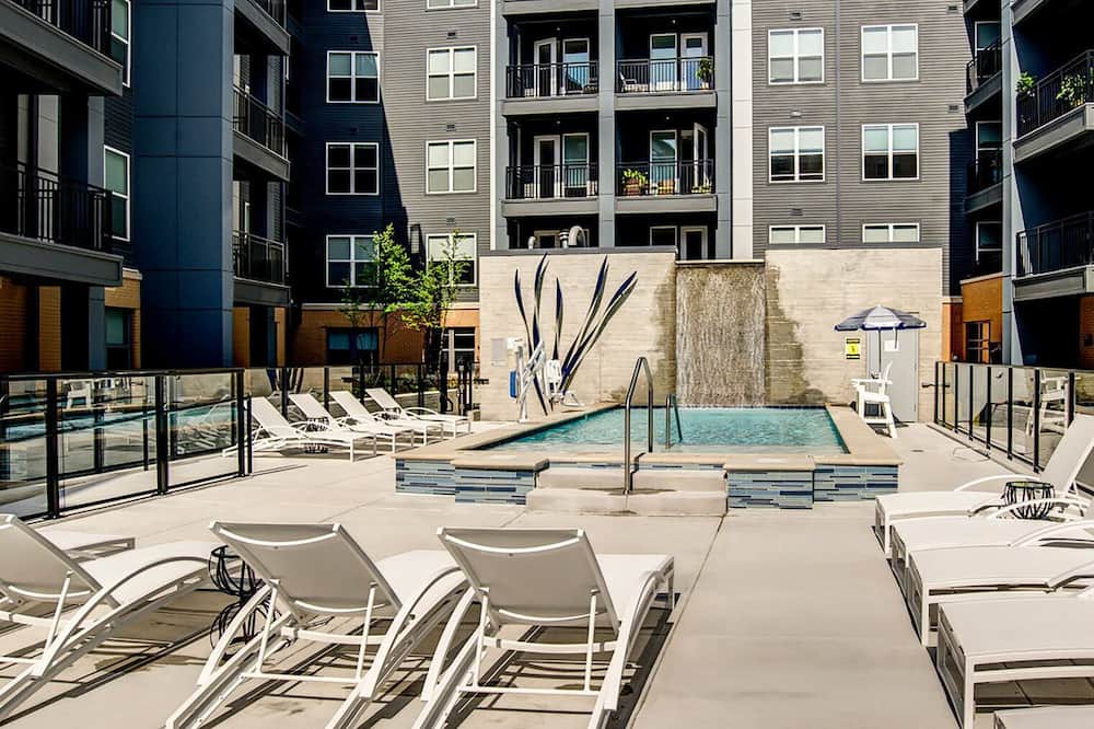 Photo of Outdoor in Jefferson Manor