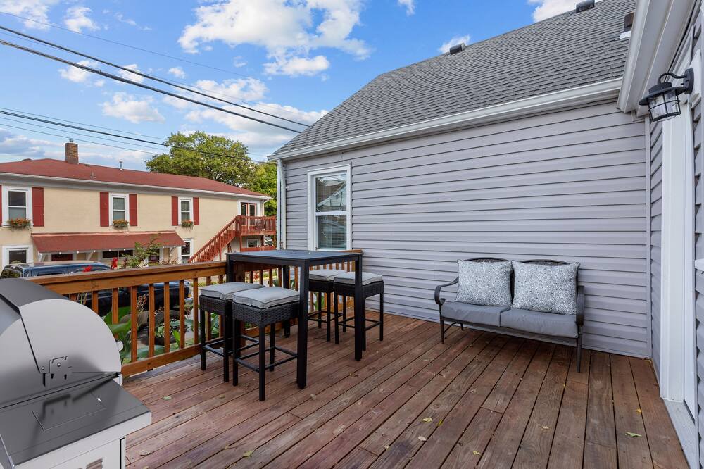 Photo of Patio Balcony in St. Charles Historic District