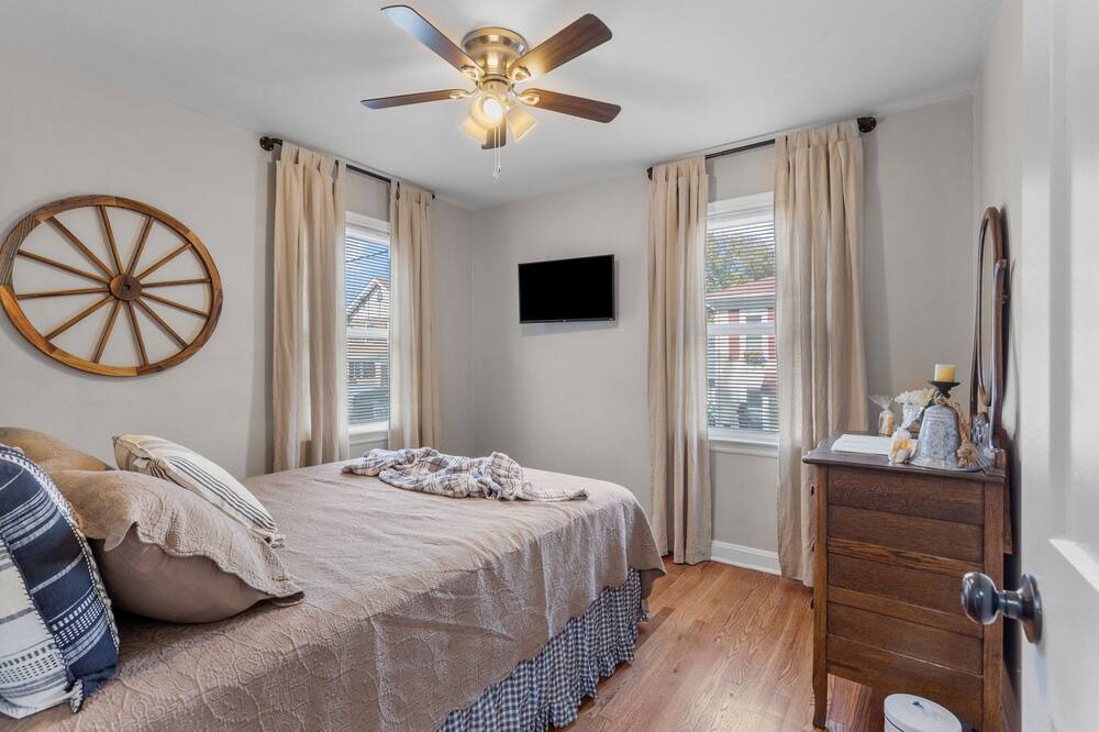 Photo of Bedroom in St. Charles Historic District