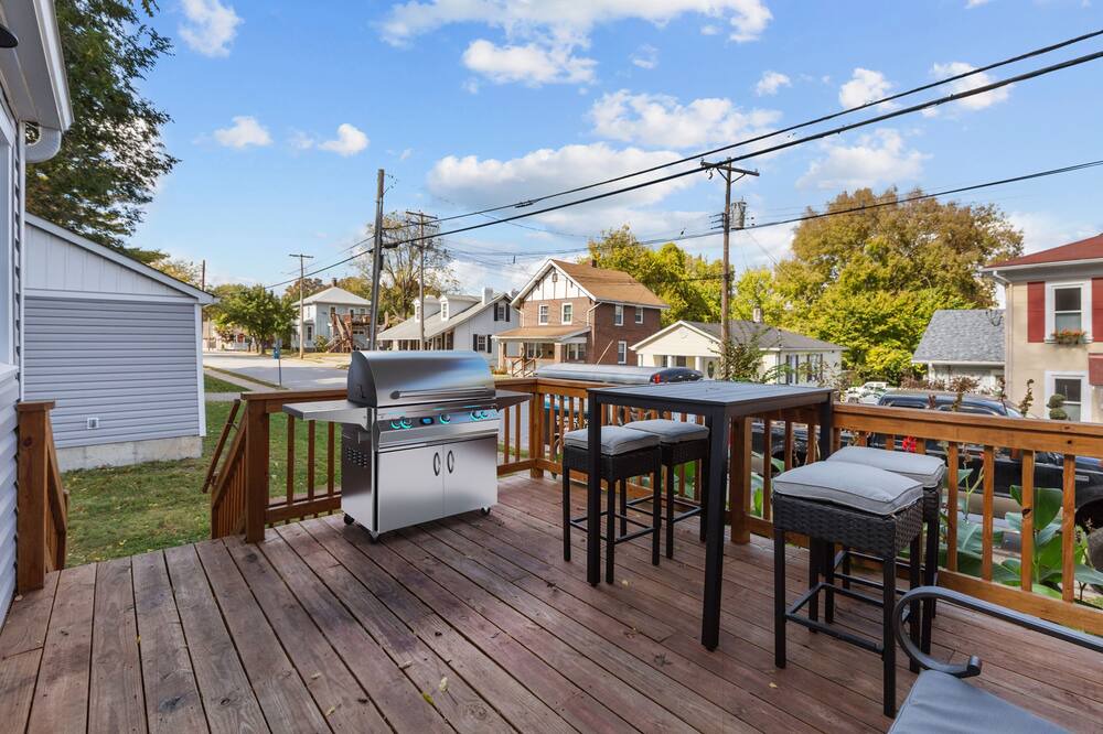 Photo of Patio Balcony in St. Charles Historic District