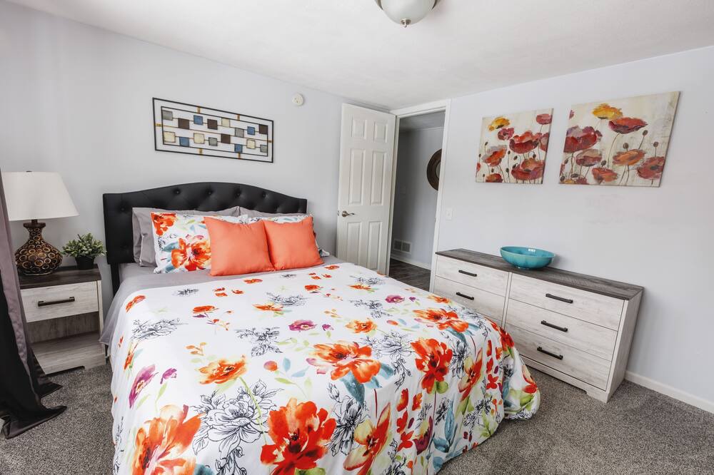 Photo of Bedroom in Corcoran