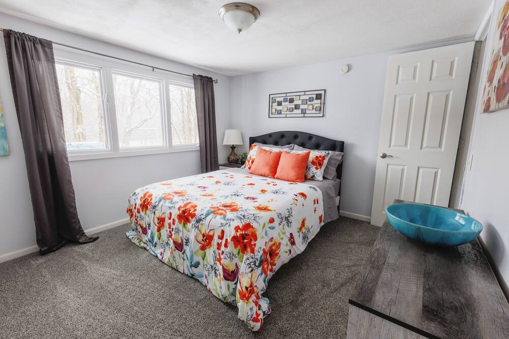 Photo of Bedroom in Corcoran