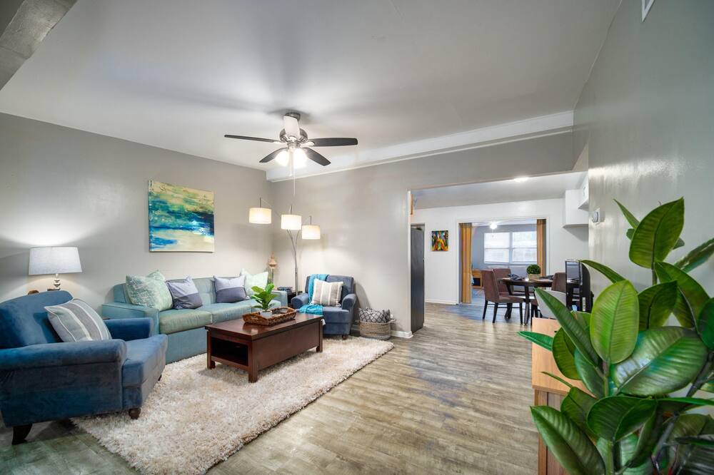Photo of Livingroom in Cedar Hills