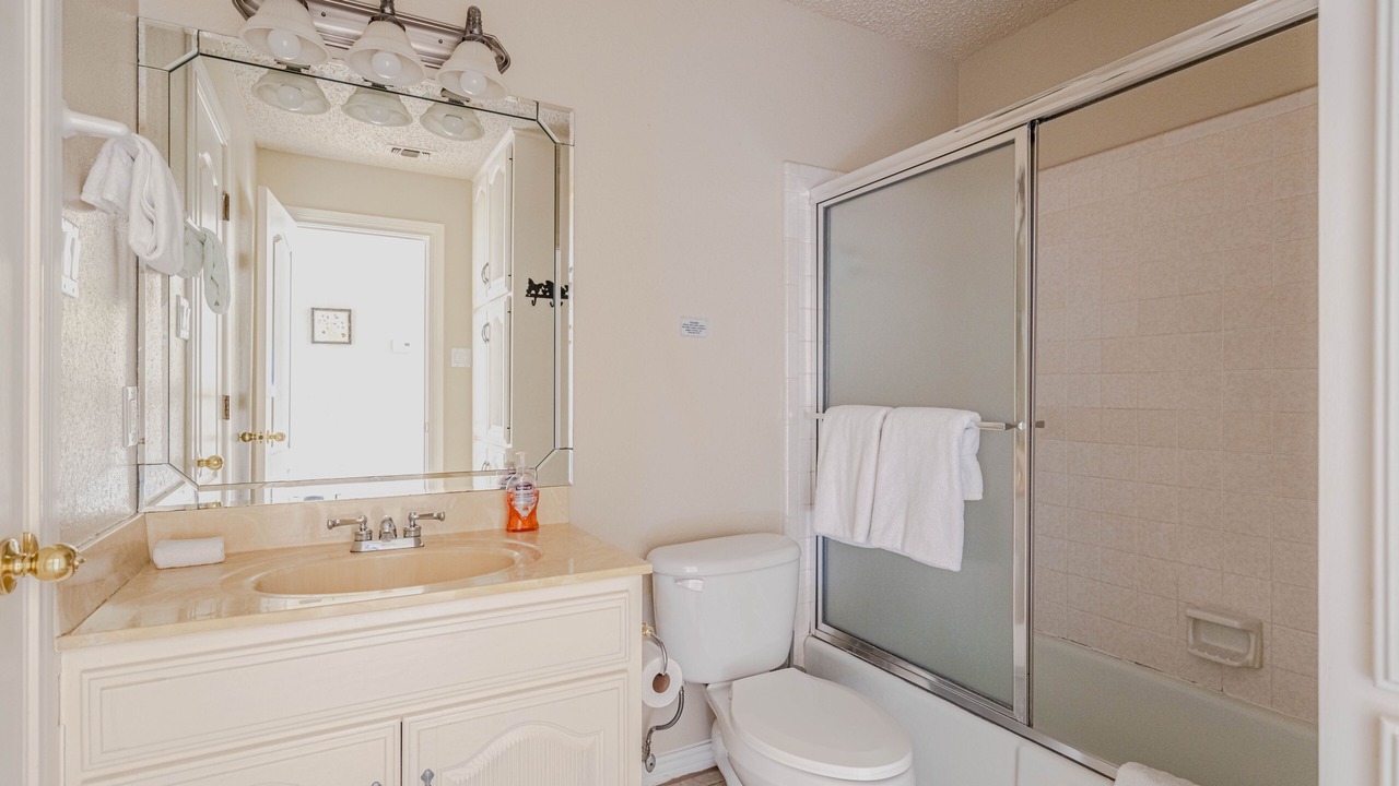 Photo of Bathroom in Kingsland