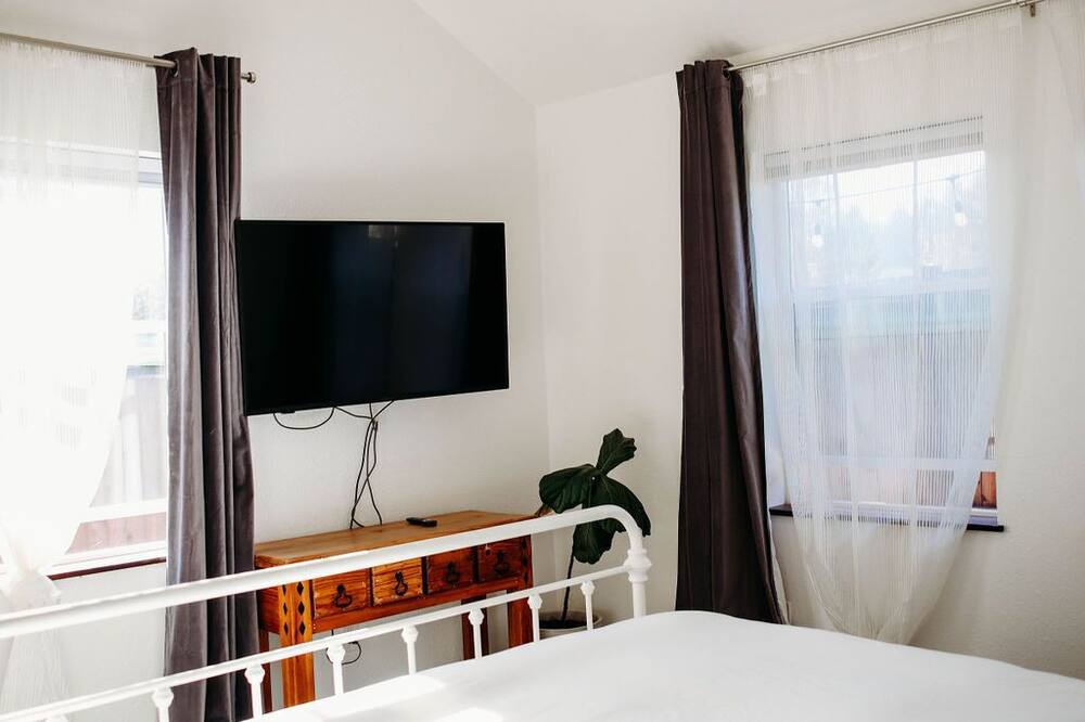 Photo of Bedroom in Penngrove