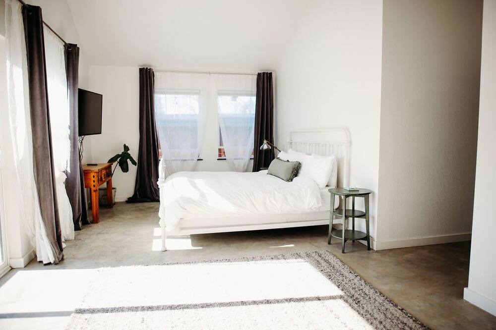 Photo of Bedroom in Penngrove