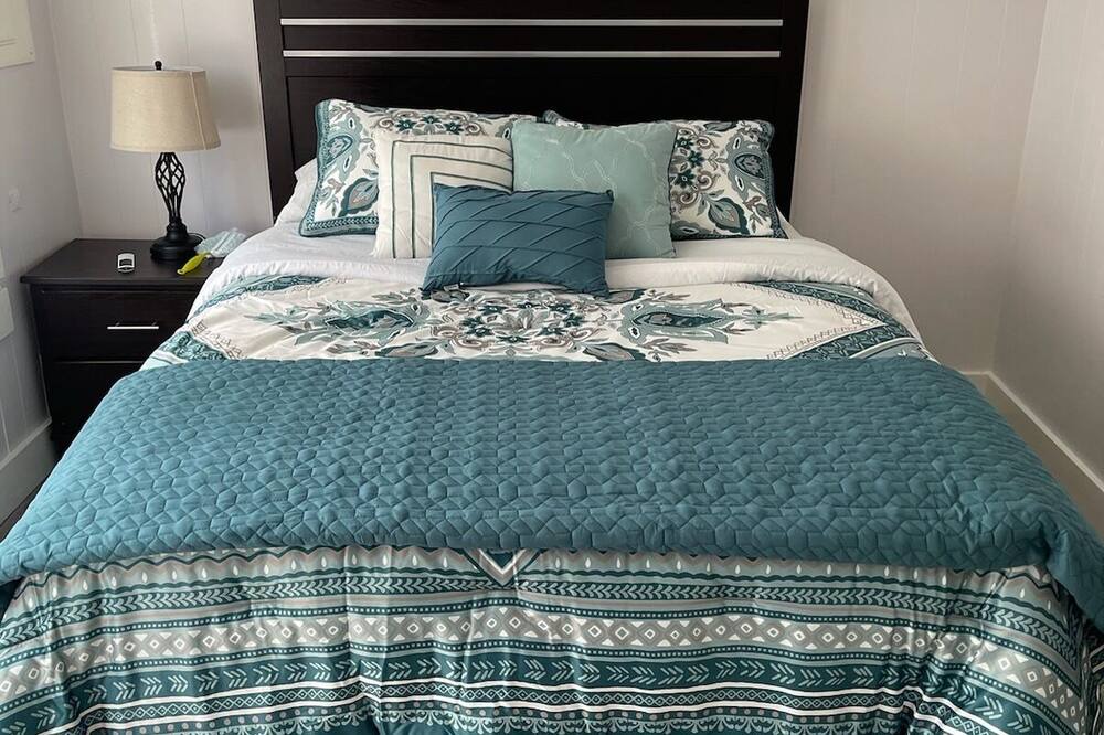 Photo of Bedroom in Crowley