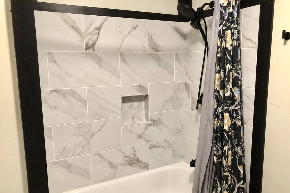 Photo of Bathroom in Jasper