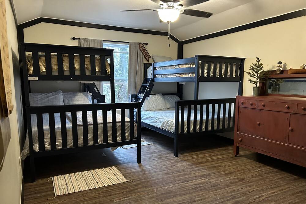 Photo of Bedroom in Jasper