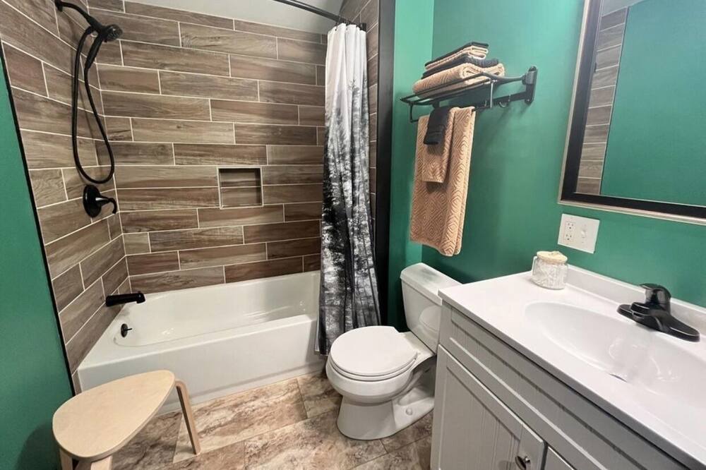 Photo of Bathroom in Jasper