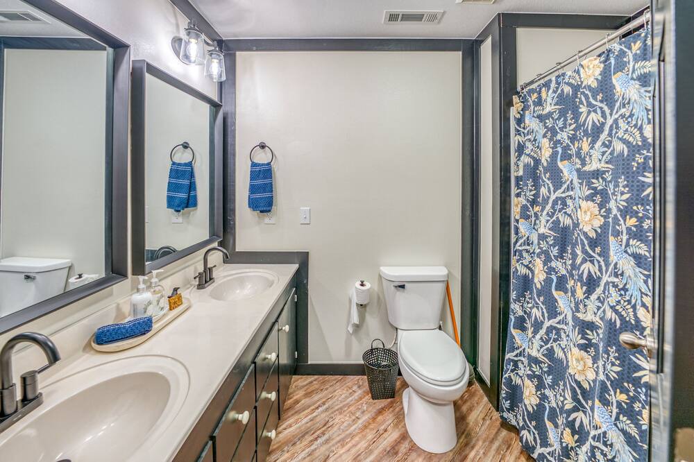 Photo of Bathroom in Jasper