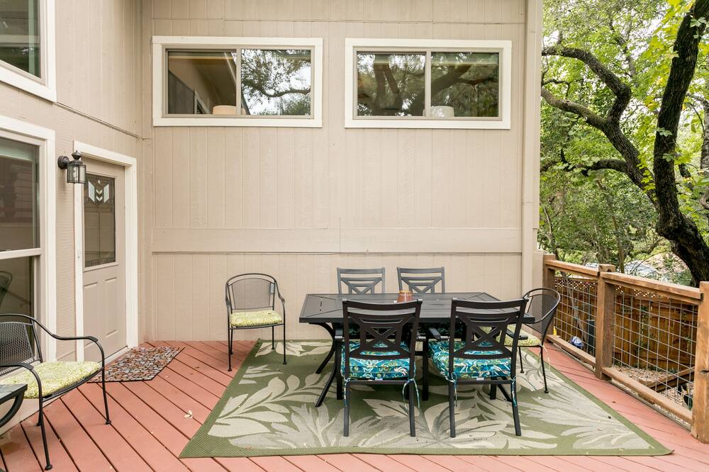 Photo of Patio Balcony in South Manchaca