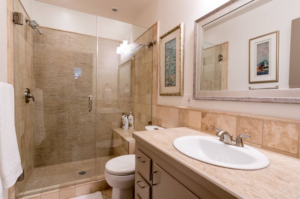 Photo of Bathroom in South Manchaca