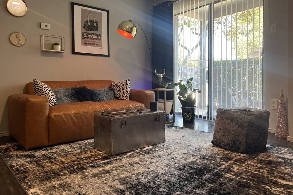 Photo of Livingroom in Parker Lane