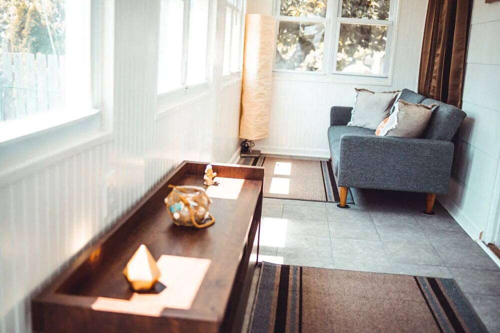 Photo of Livingroom in Long Branch