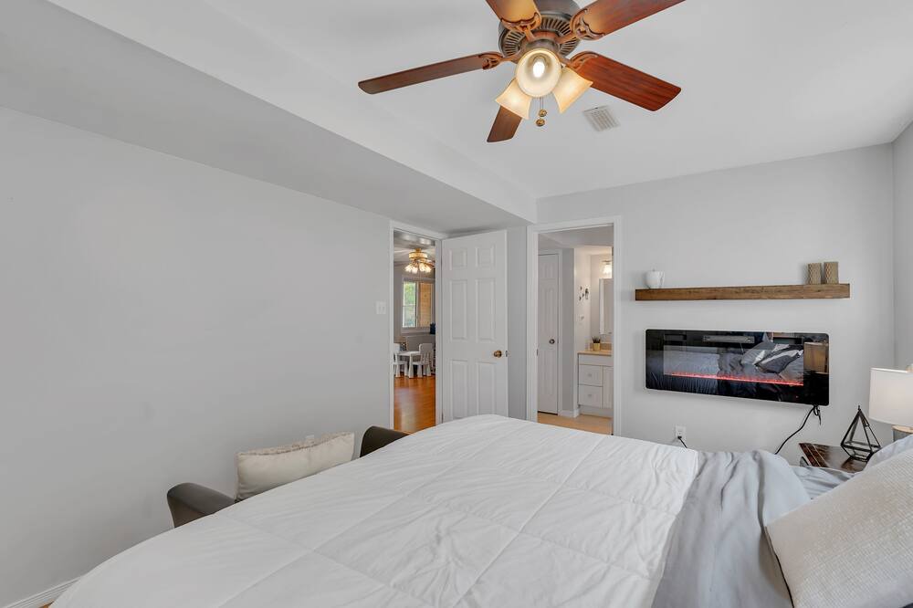 Photo of Bedroom in Colebrook