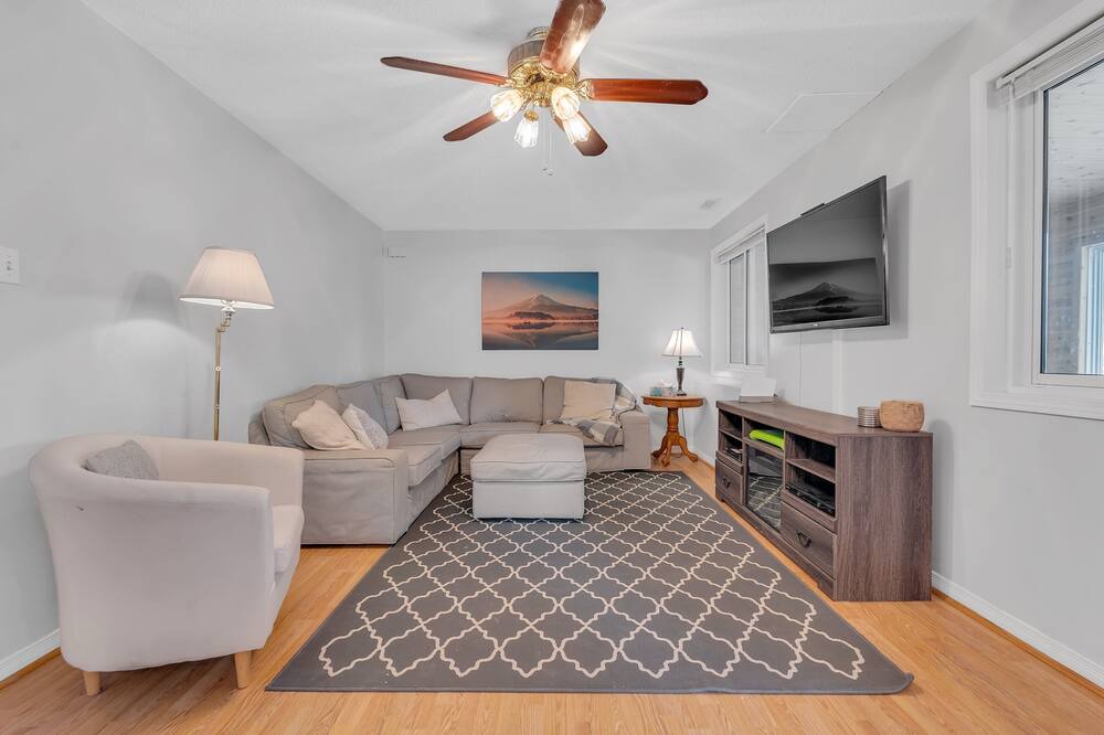 Photo of Livingroom in Colebrook