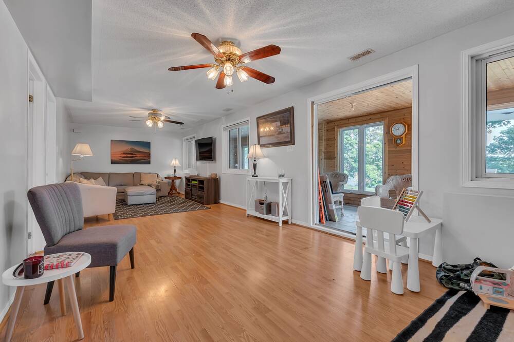 Photo of Livingroom in Colebrook