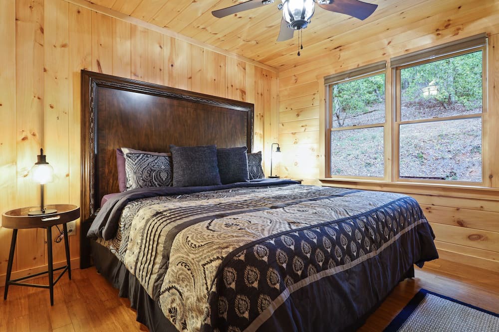 Photo of Bedroom in Morganton
