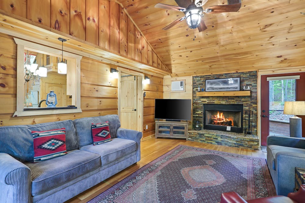 Photo of Livingroom in Morganton