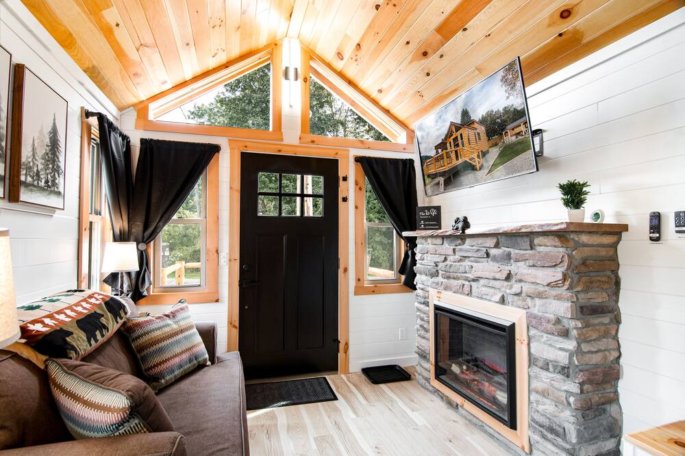 Photo of Livingroom in West Hickory
