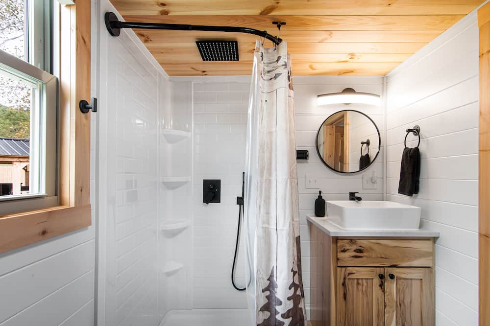 Photo of Bathroom in West Hickory
