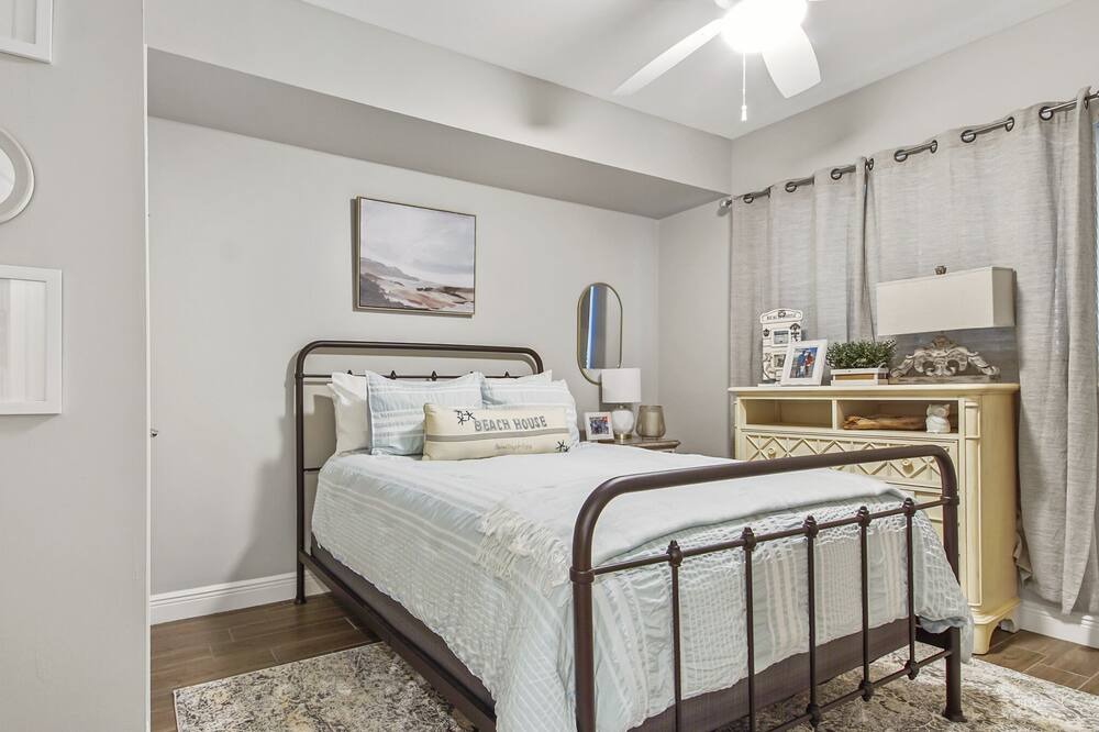 Photo of Bedroom in El Centro Beach