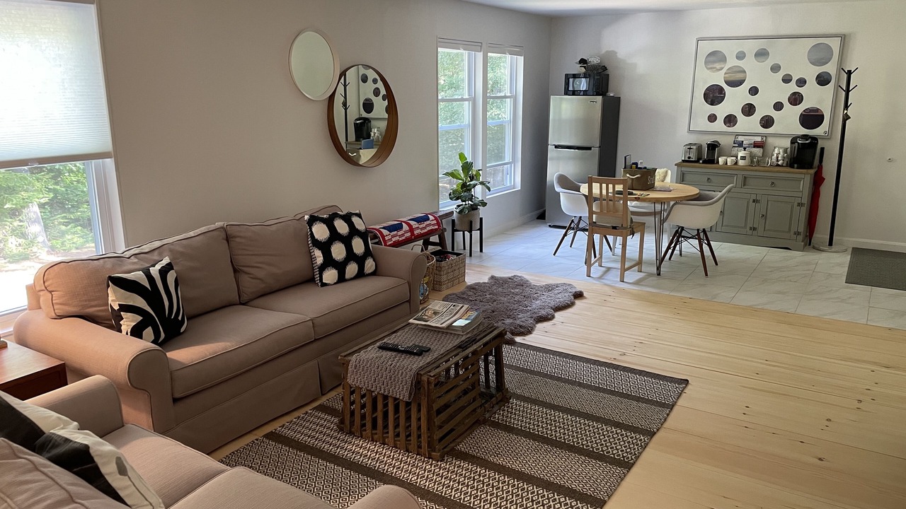 Photo of Livingroom in Mac Mahan