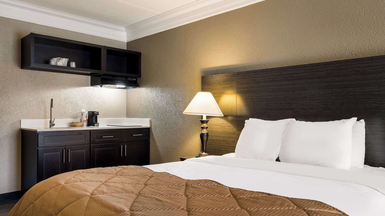 Photo of Others in Lindbergh Lawns