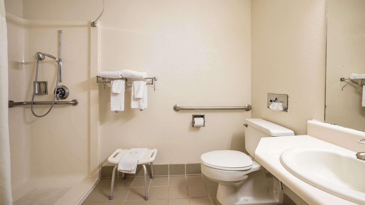 Photo of Bedroom in Lindbergh Lawns