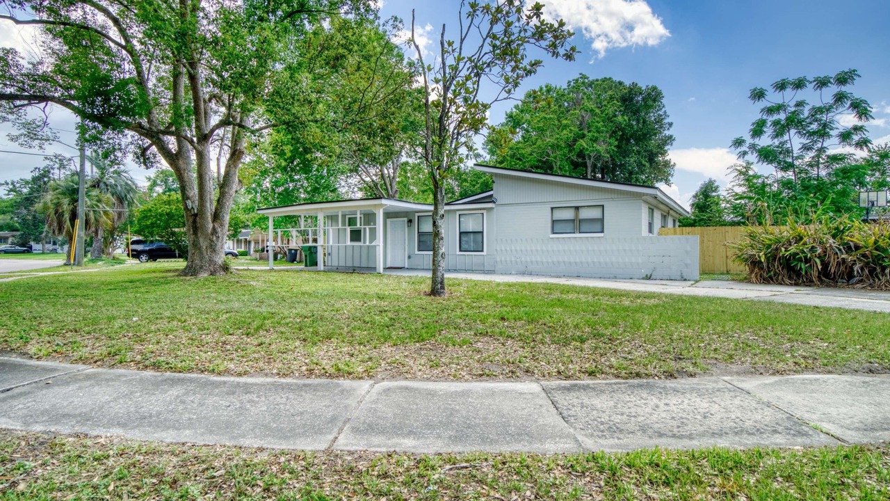 Photo of Outdoor in Englewood