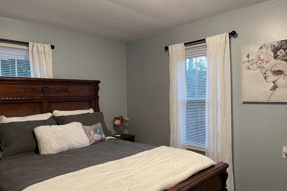 Photo of Bedroom in Ste Genevieve