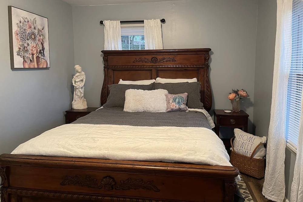 Photo of Bedroom in Ste Genevieve