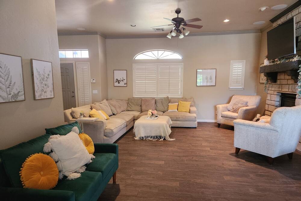 Photo of Livingroom in Edmond
