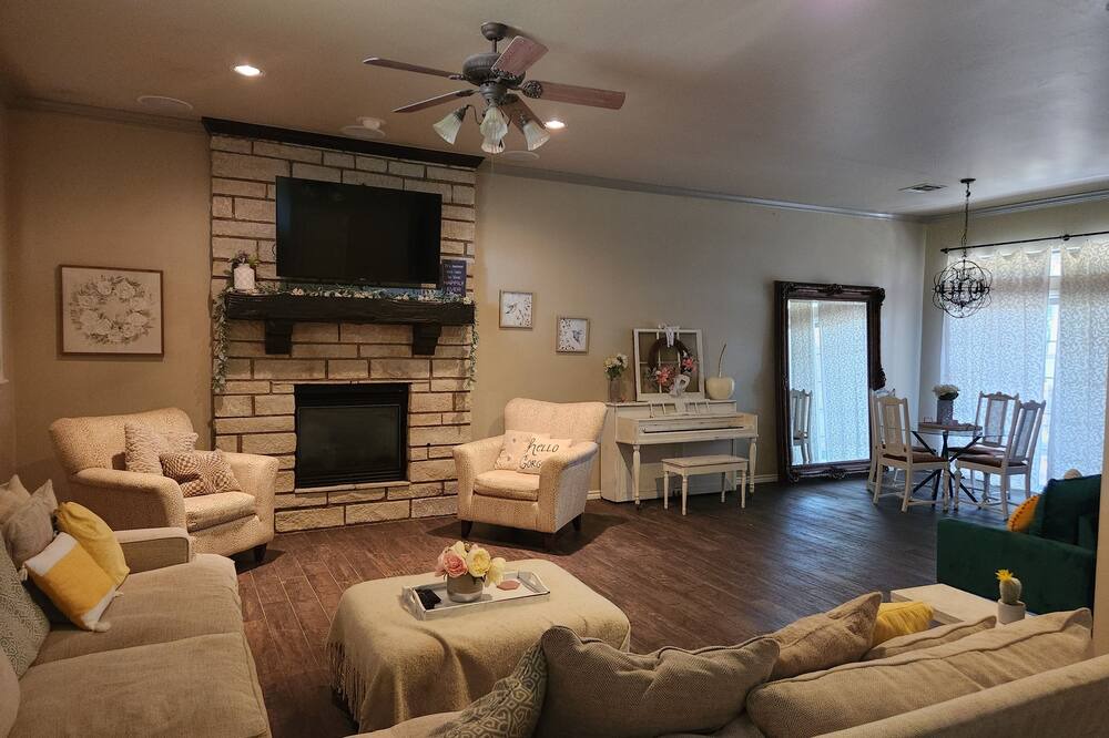 Photo of Livingroom in Edmond