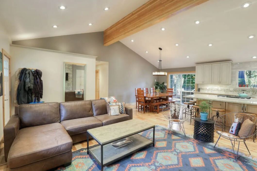 Photo of Livingroom in Comstock Acres