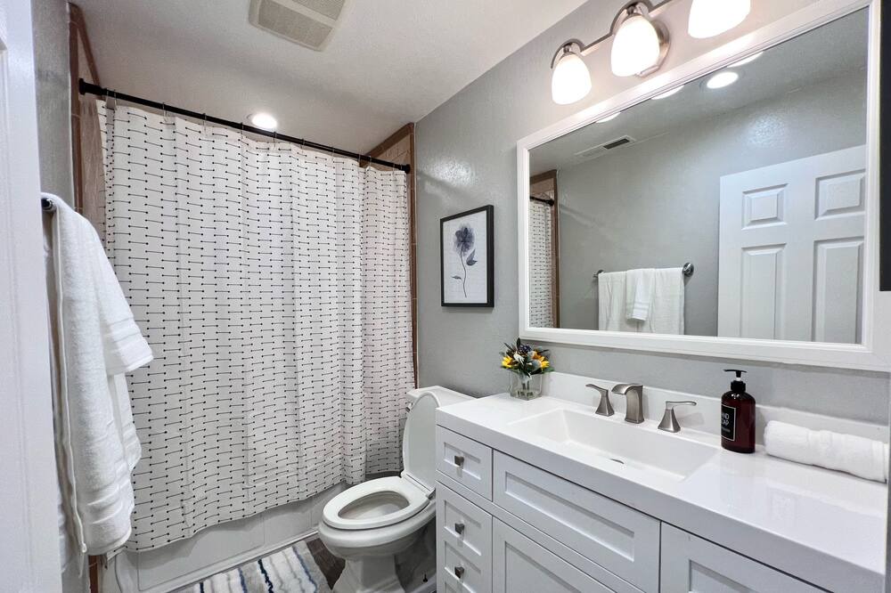 Photo of Bathroom in Cambrian