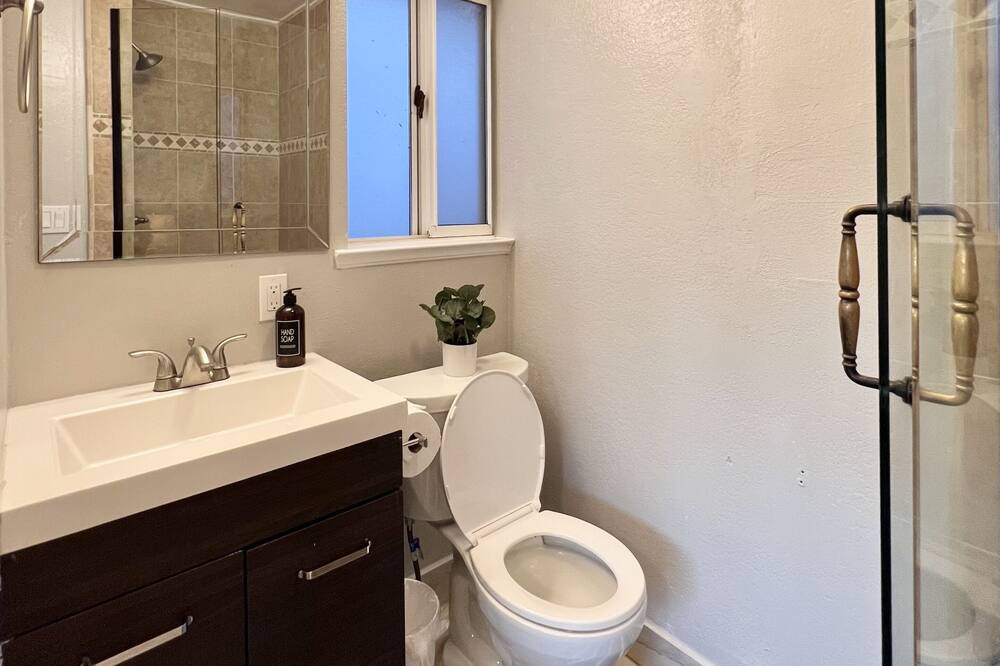Photo of Bathroom in Cambrian