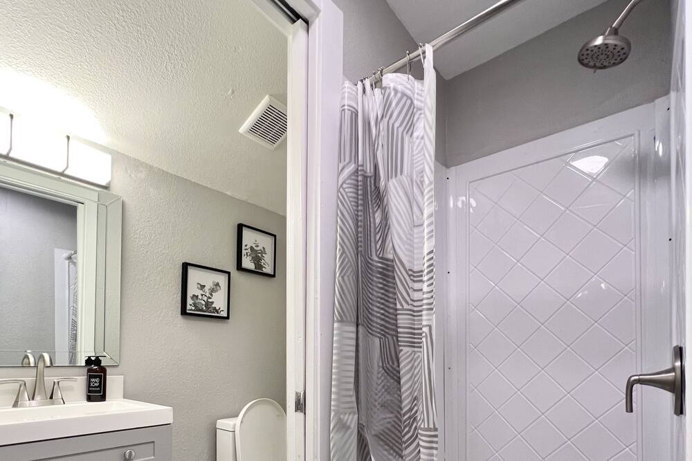 Photo of Bathroom in Cambrian
