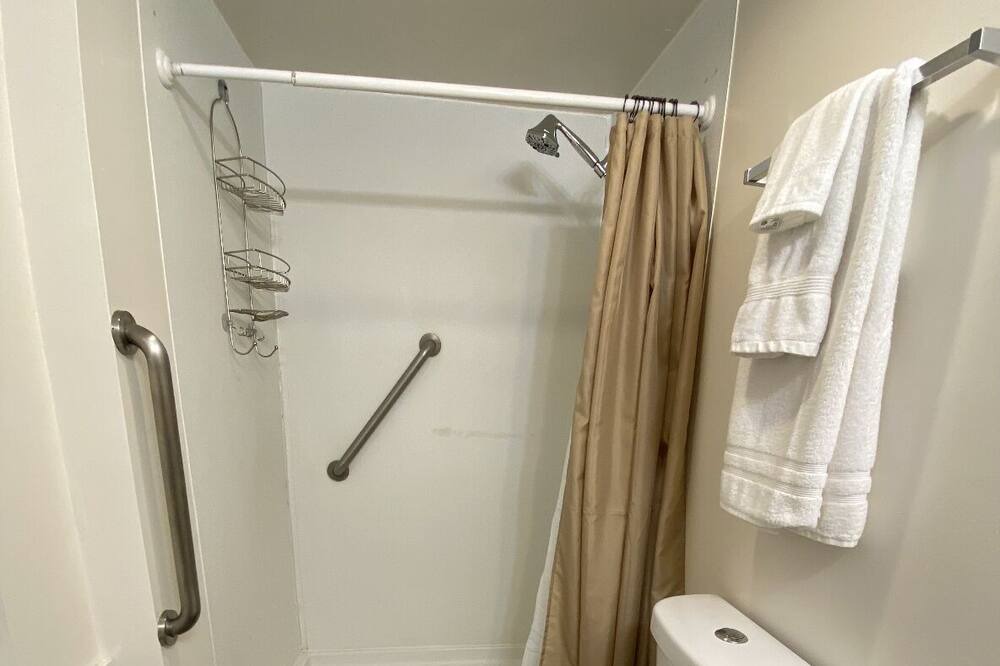Photo of Bathroom in Willis