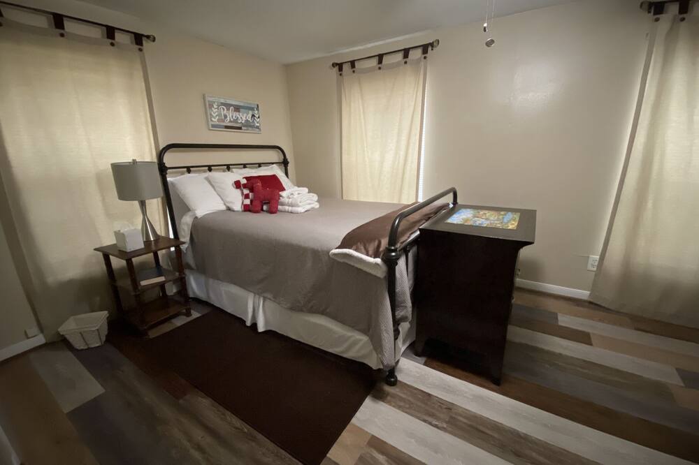 Photo of Bedroom in Willis