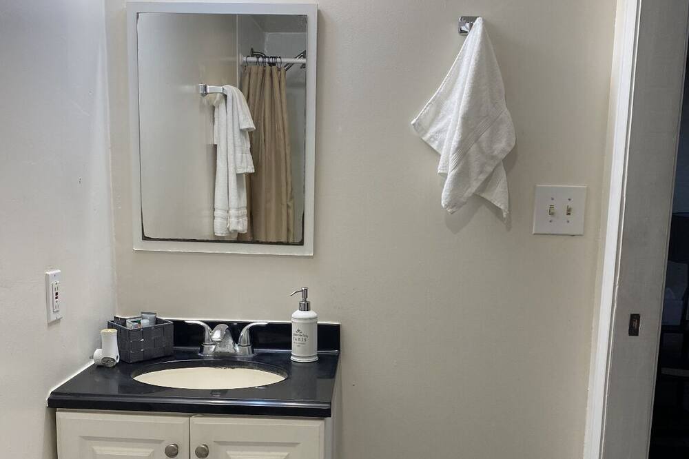 Photo of Bathroom in Willis