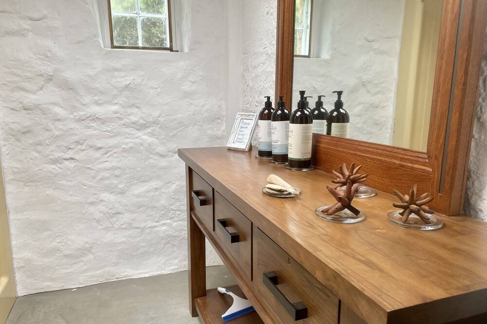 Photo of Bathroom in Cape Bridgewater