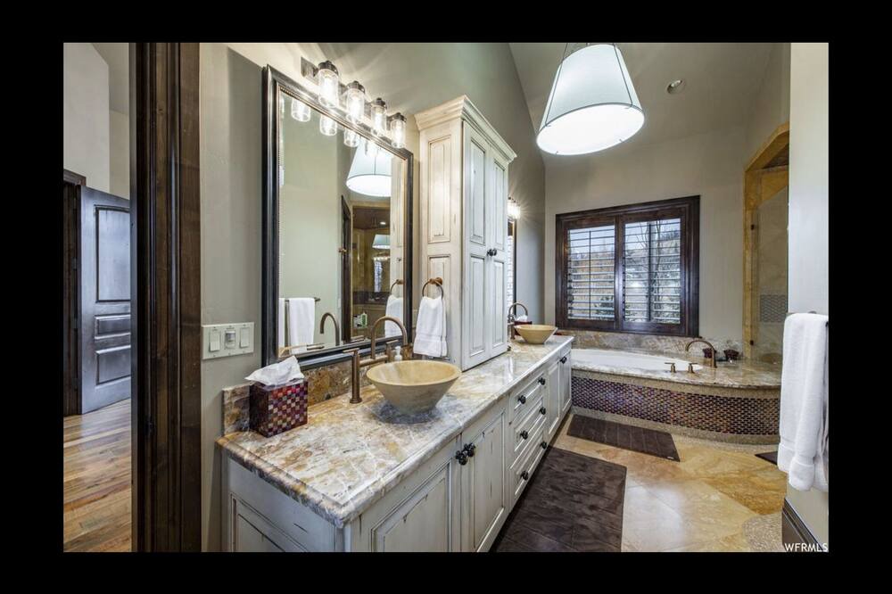 Photo of Bathroom in Deer Valley